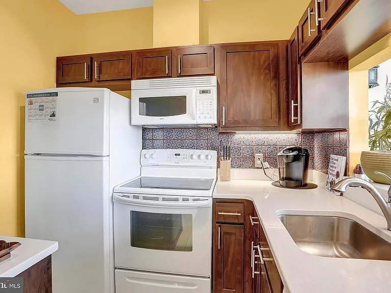 301 S Reynolds St #412 — Photo 14