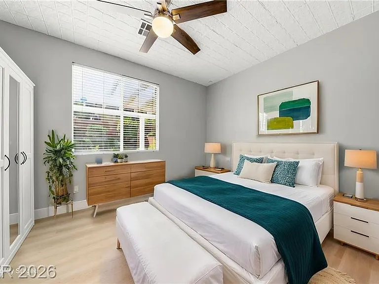 2551 Williamsburg St — Photo 24