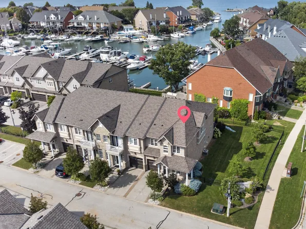 31 Sunvale Pl #8, Hamilton, ON L8E 4Z6