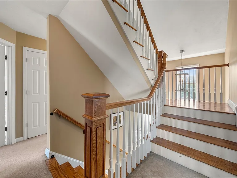 11 Kevin Ave — Photo 32