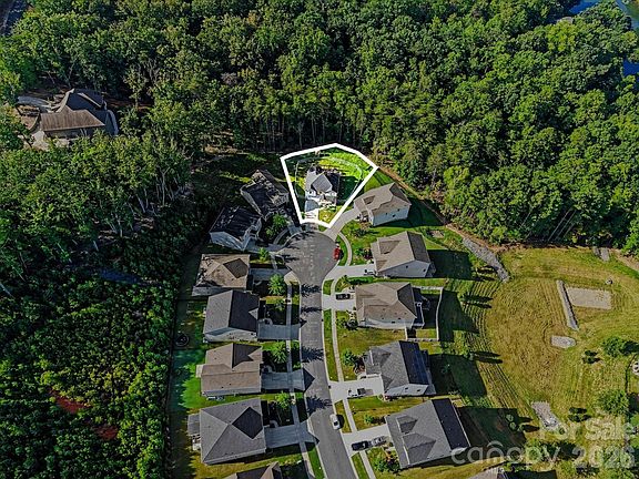 3rd image of 16226 Fieldstone Trce