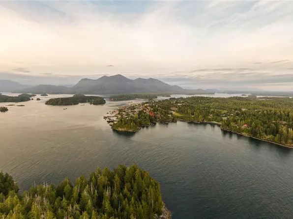 210 Campbell St, Tofino, BC V0R 2Z0