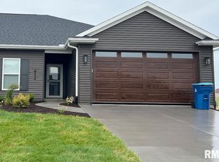432 N 3rd Ave, Eldridge, IA