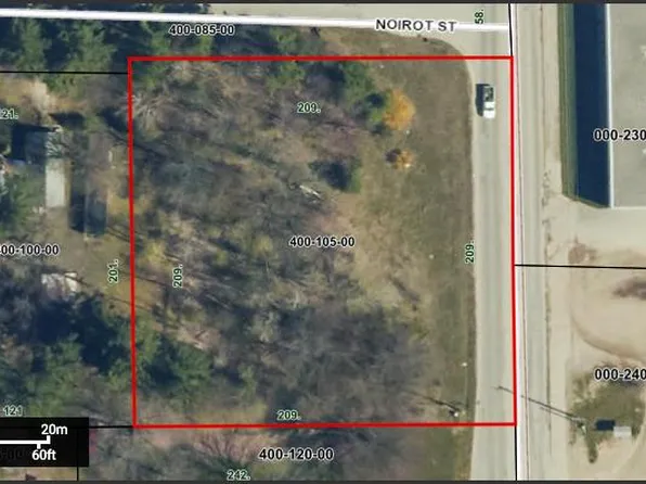 1043 Noirot St, Gaylord, MI 49735