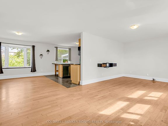 5th image of 506 Main St