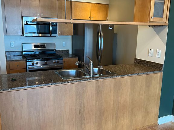 5th image of 10 Navy Wharf Ct #3508
