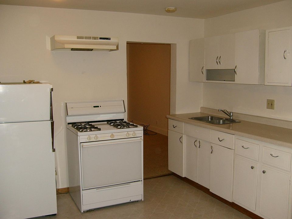 2nd image of 608 9th St N