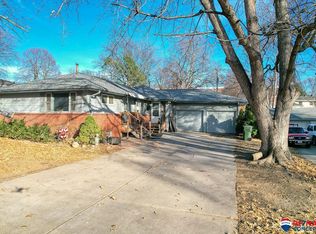 864 S 45th St, Lincoln, NE 68510