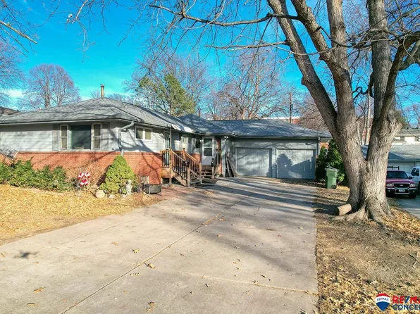 864 S 45th St, Lincoln, NE 68510