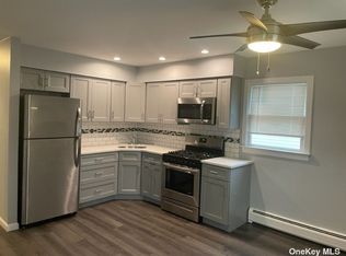 112 Shields Ave, Williston Park, NY 11596