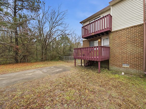 4th image of 417 Rogers Ave #B
