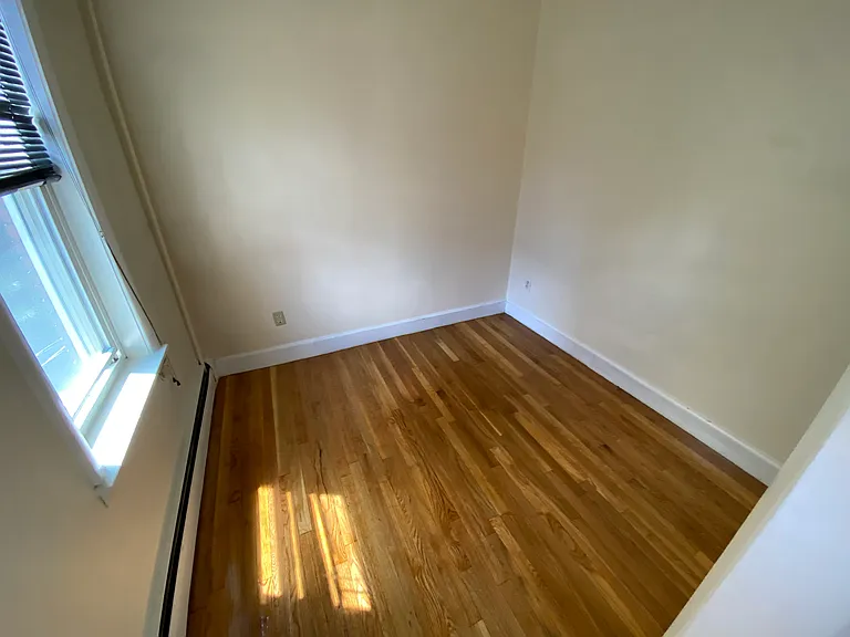 712 Commonwealth Ave #1 — Photo 3