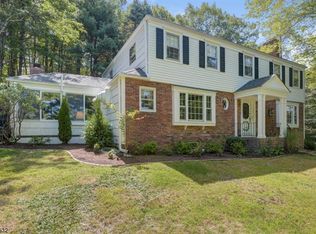 6 Harvey Ct, Morristown, NJ 07960