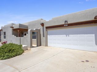 2212 Calle De Silverio SW, Los Lunas, NM 87031