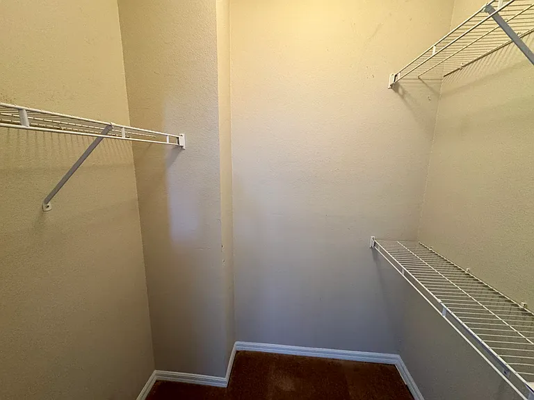 7702 Plantation Cir — Photo 21