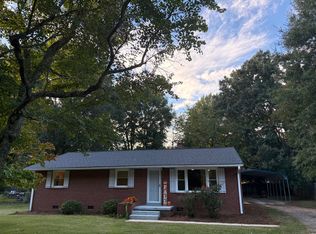 318 Chinquapin Rd, Greenwood, SC 29646