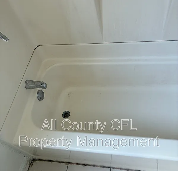 812 Marion St — Photo 26