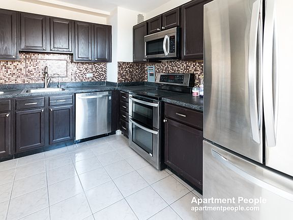 2nd image of 3410 N Lake Shore Dr APT 8D