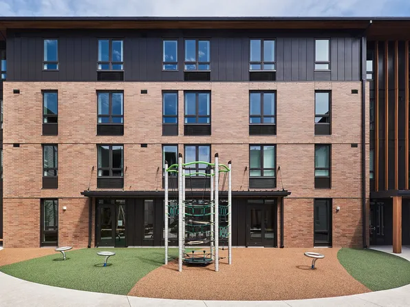 Crescent Court