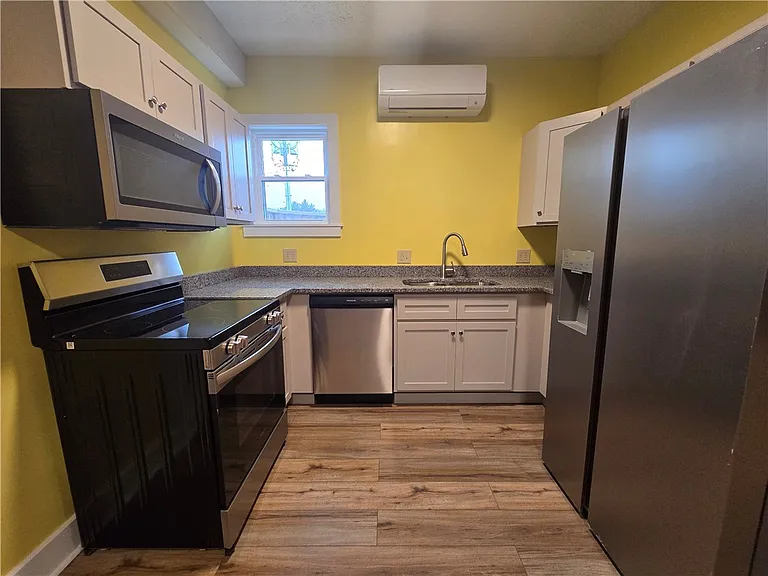 27 E Main St #203 — Photo 5