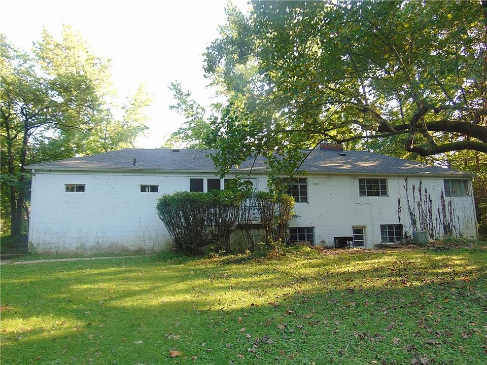 2nd image of 310 Buck Creek Blvd