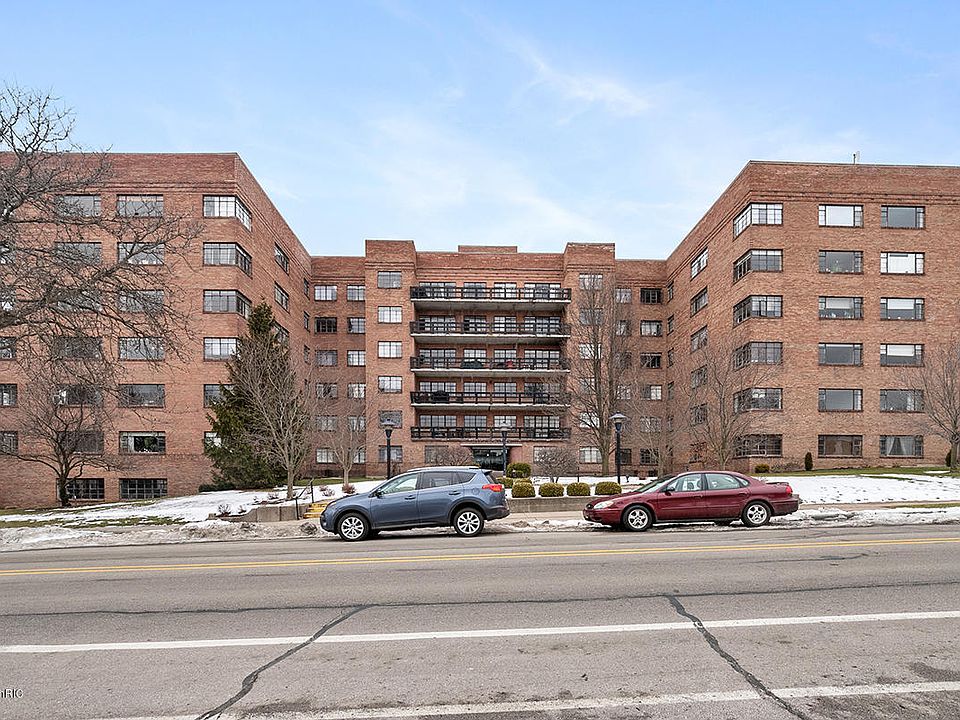 1st image of 505 Cherry St SE APT 404