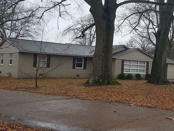 3rd image of 111 W Sunset Cir