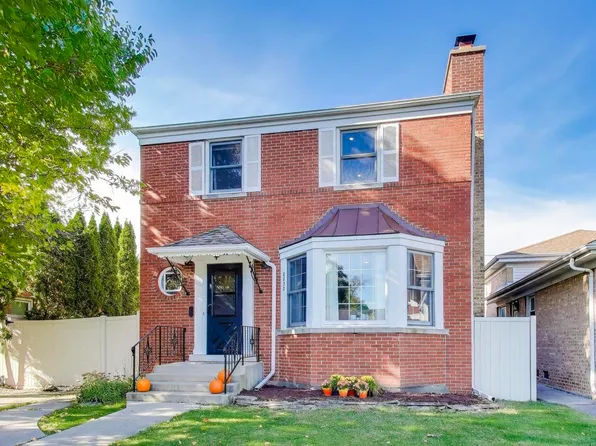 8832 Menard Ave, Morton Grove, IL 60053