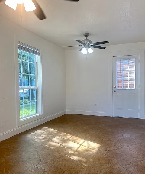 1131 Kings Hwy #1 — Photo 3