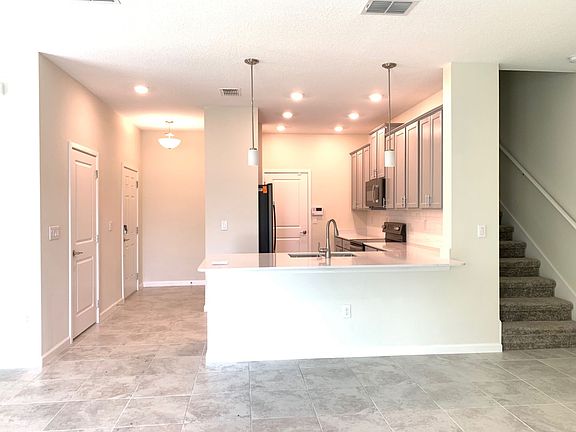 4th image of 9143 Tecumseh Dr