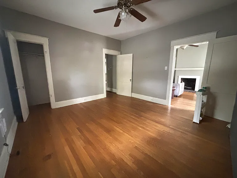 1489 Elizabeth St — Photo 2