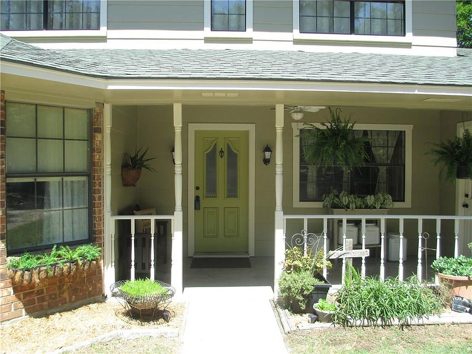 1st image of 410 Twin Lakes Dr