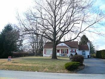 2nd image of 2933 N Wales Rd