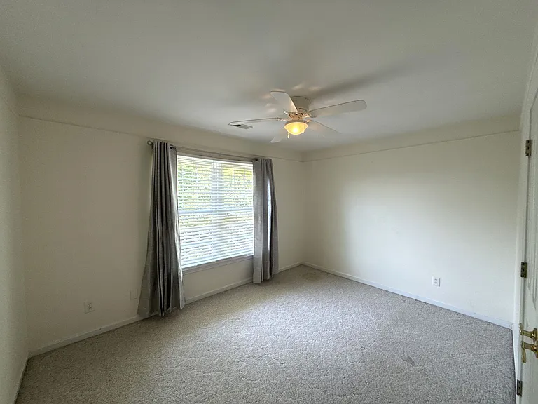 15816 Feeny Ct — Photo 23