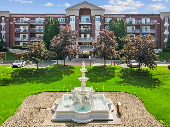 7011 W Touhy Ave APT 310, Niles, IL 60714