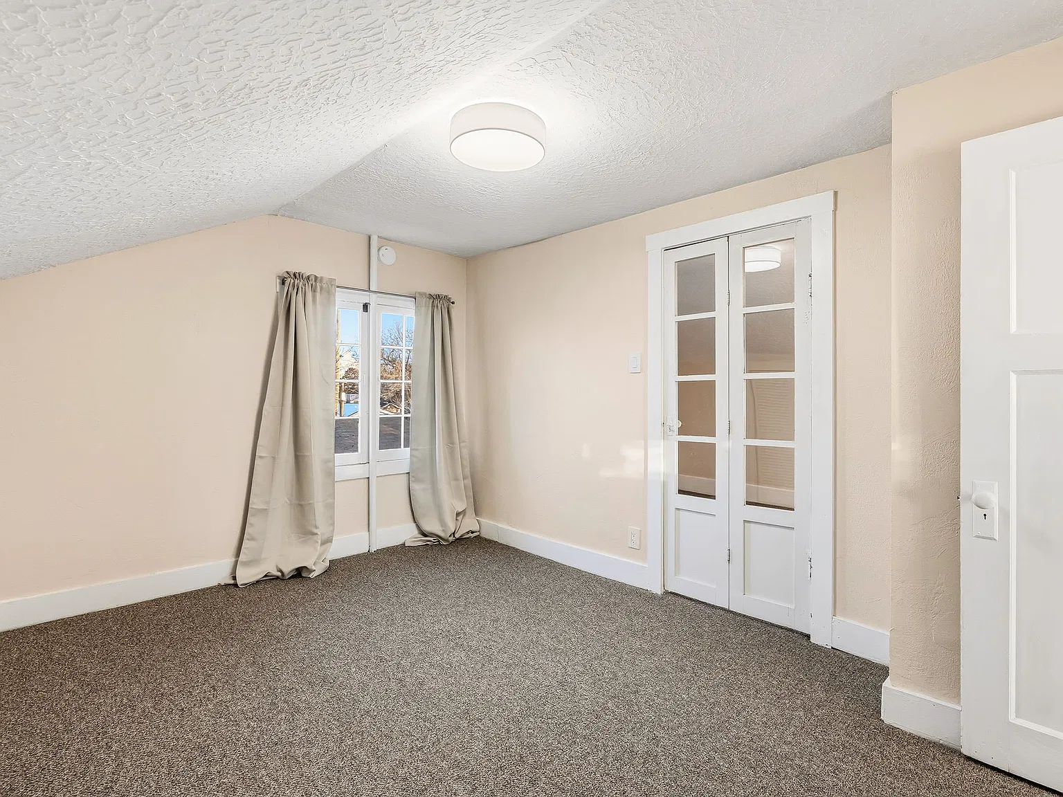 1 bed, 580 sqft, $1,200 — Photo 4
