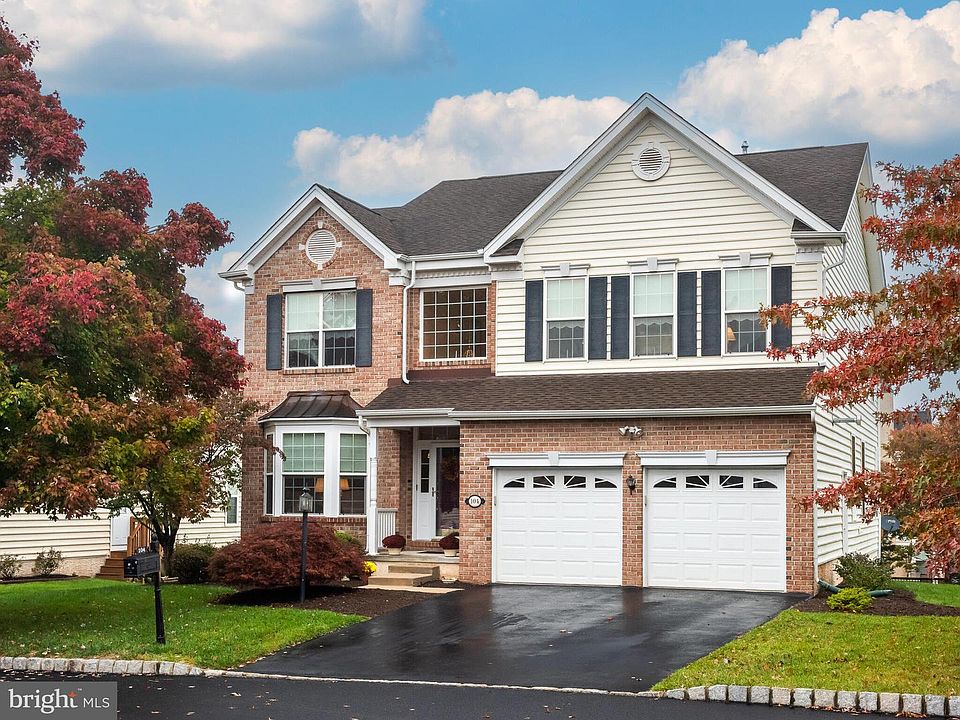1st image of 104 Mockingbird Cir