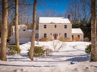 5 Oak Ridge Rd, Cumberland, ME 04021