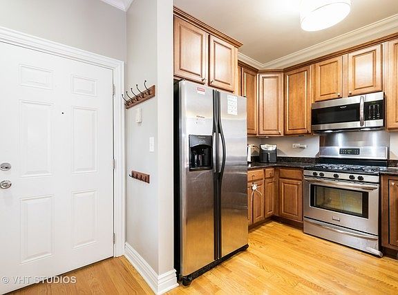 4th image of 2018 W Chase Ave APT 1N