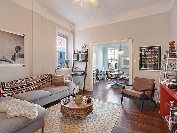 3rd image of 725 Metropolitan Ave