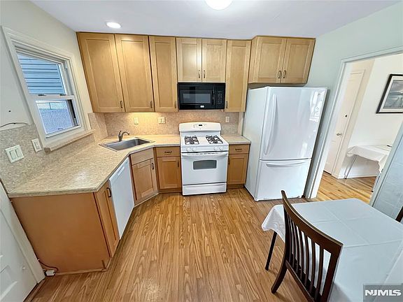 5th image of 30-19 Gentner Rd