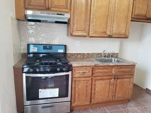 2nd image of 451 Kings Hwy APT 2