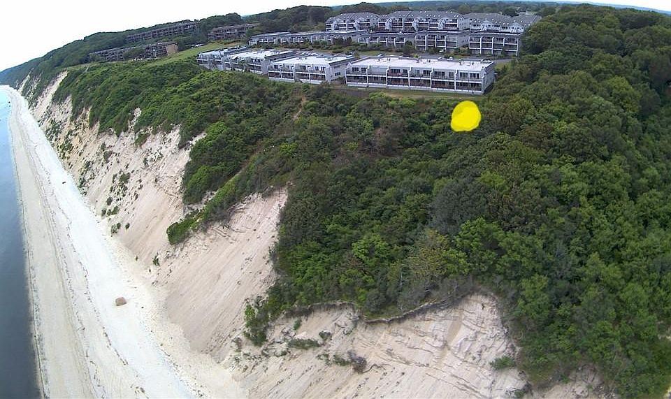 1st image of 1011 Bluffs Drive N