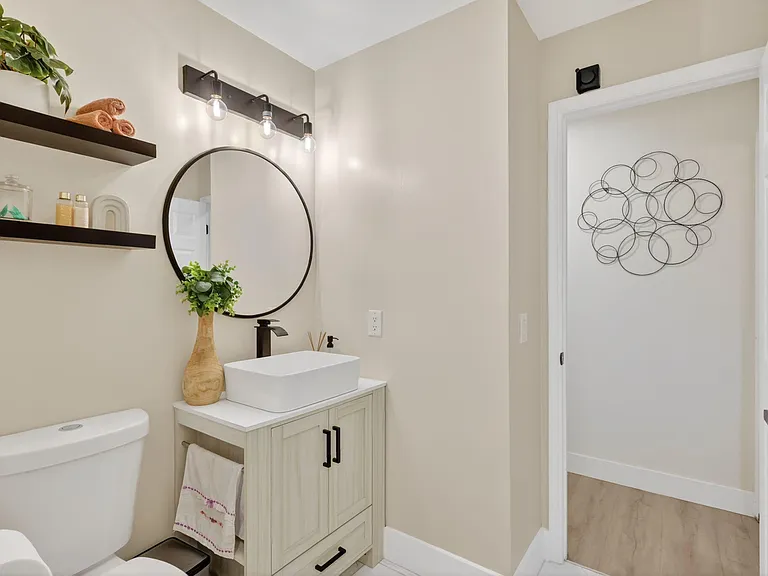 481 SW Aster Rd — Photo 32
