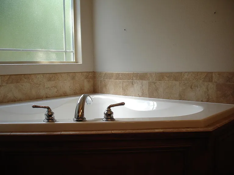 513 E Minneha Ave — Photo 7