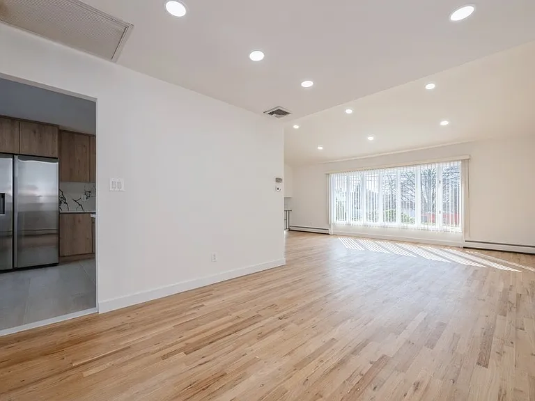 482 Harbor Dr — Photo 10