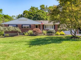 52 Campbell Ave, Airmont, NY 10901