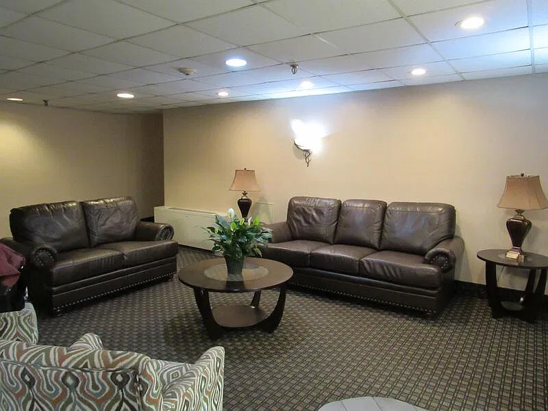 2 bed, 2.0 bath, 1073 sqft, $1,999 — Photo 2