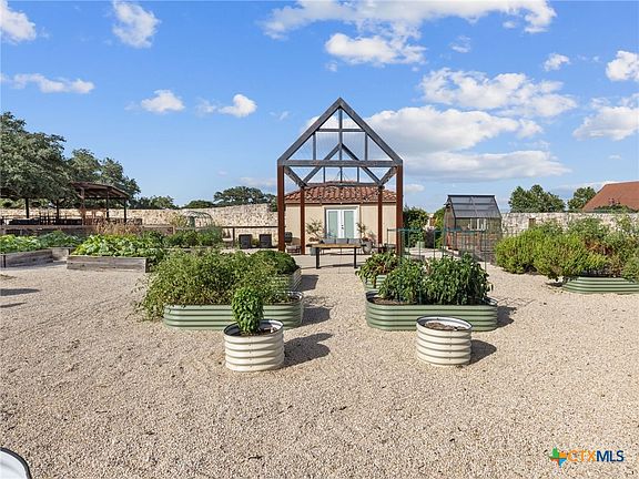 4th image of 128 Strada Luca