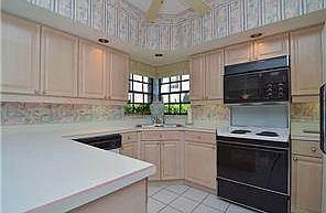 4th image of 27022 Oakwood Lake Dr #102
